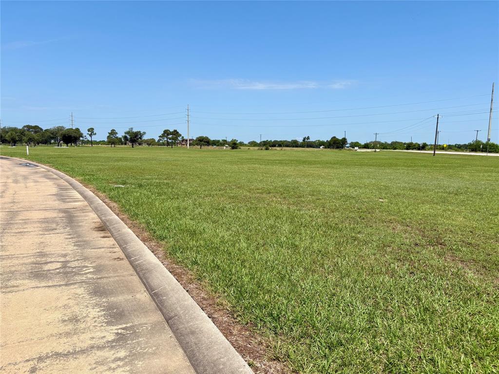 213 Legends Way, El Campo, Texas image 6