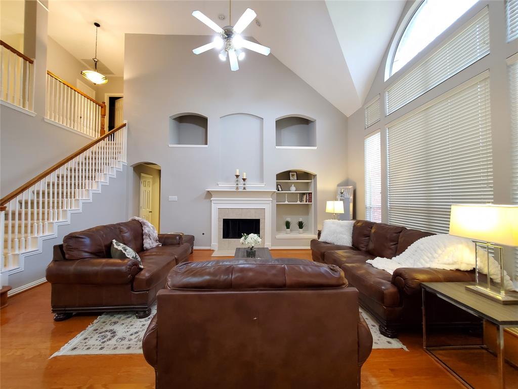 5439 Emerald Pointe Lane, Sugar Land, Texas image 3
