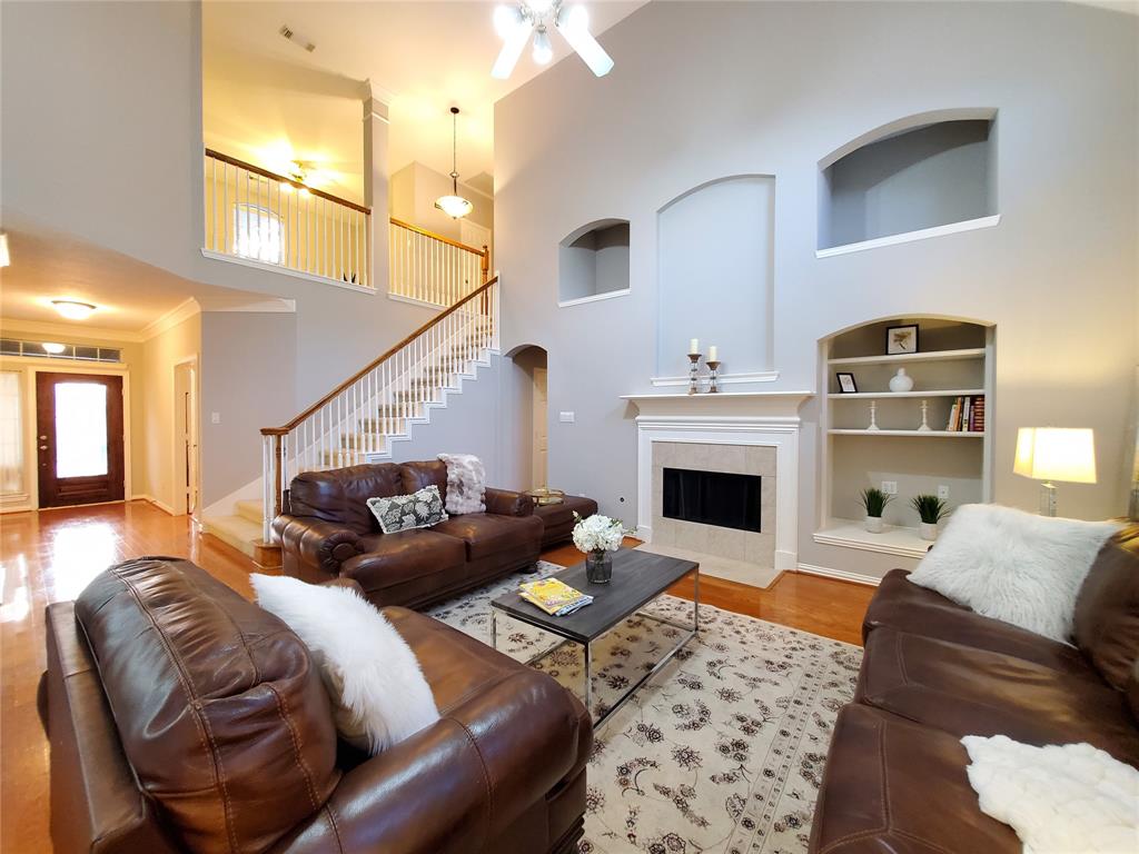 5439 Emerald Pointe Lane, Sugar Land, Texas image 11