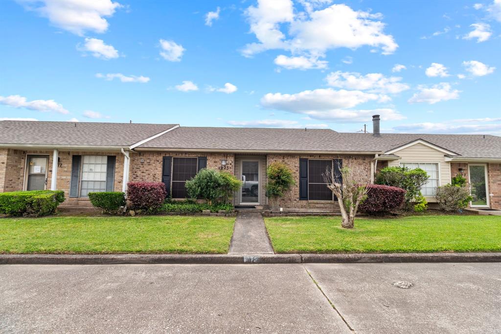 1023 Sunmeadow Drive, Beaumont, Texas image 1