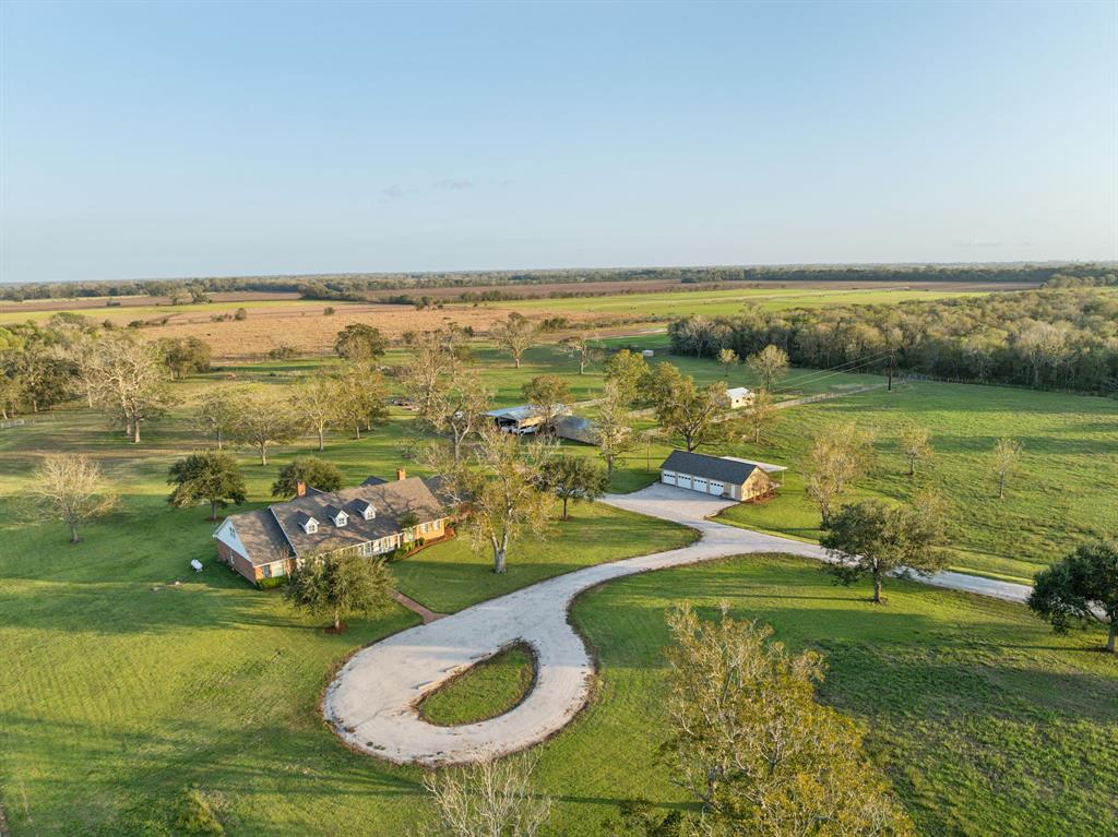 5908 County Road 135 Road, Wharton, Texas image 1