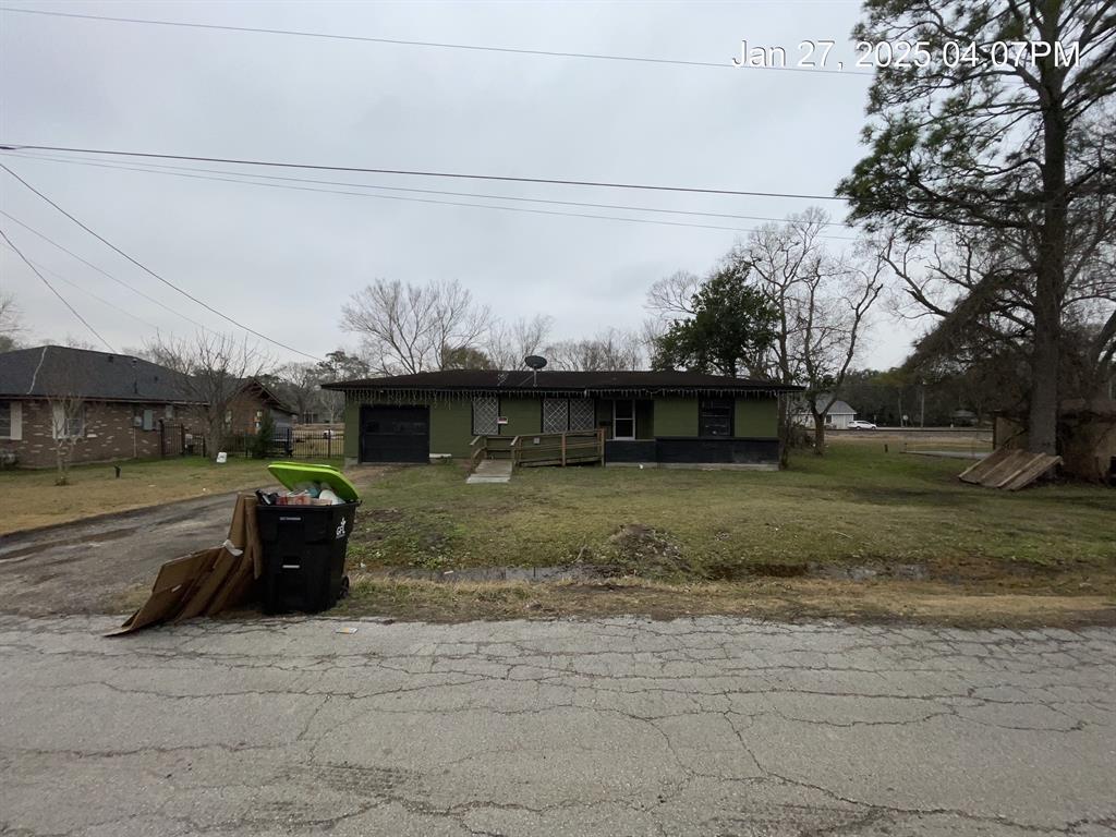 2212 Rugeley Street, Bay City, Texas image 1