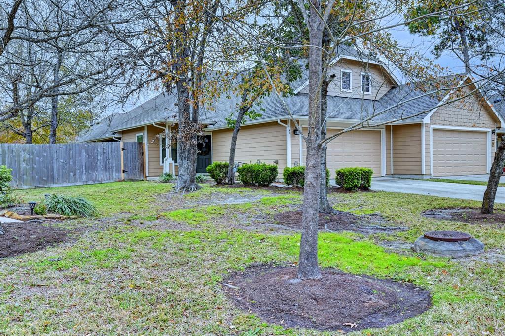 43 Trafalgar Place, Conroe, Texas image 1