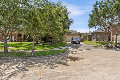 A home in Rosharon