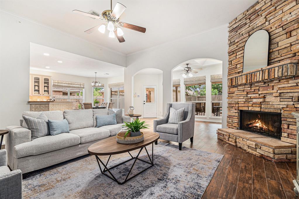 15814 Lake Loop Drive