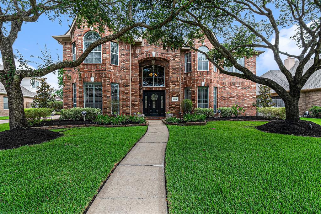 15814 Lake Loop Drive