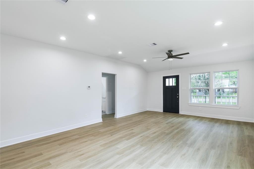 7213 W Knoll Street, Houston, Texas image 7