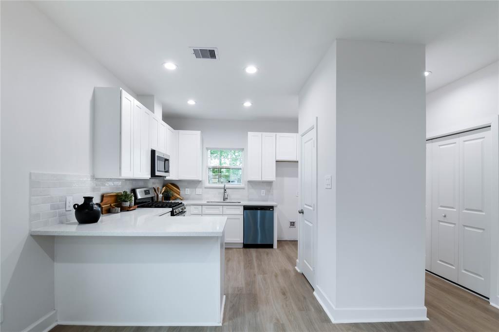 7213 W Knoll Street, Houston, Texas image 8
