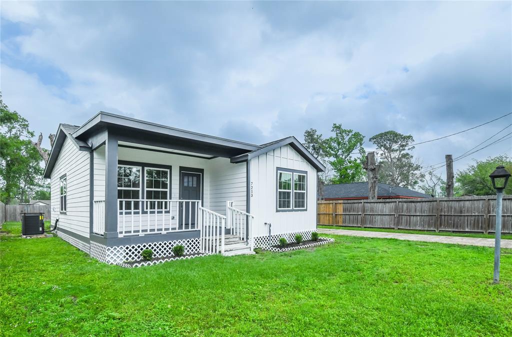 7213 W Knoll Street, Houston, Texas image 4