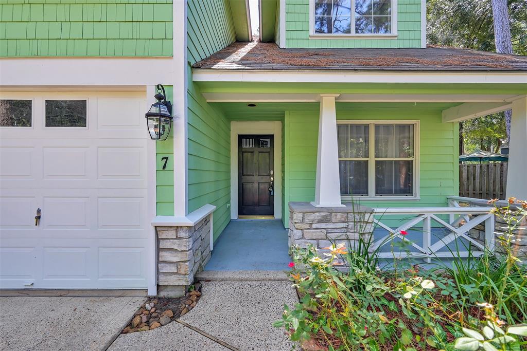 7 E Gaslight Place