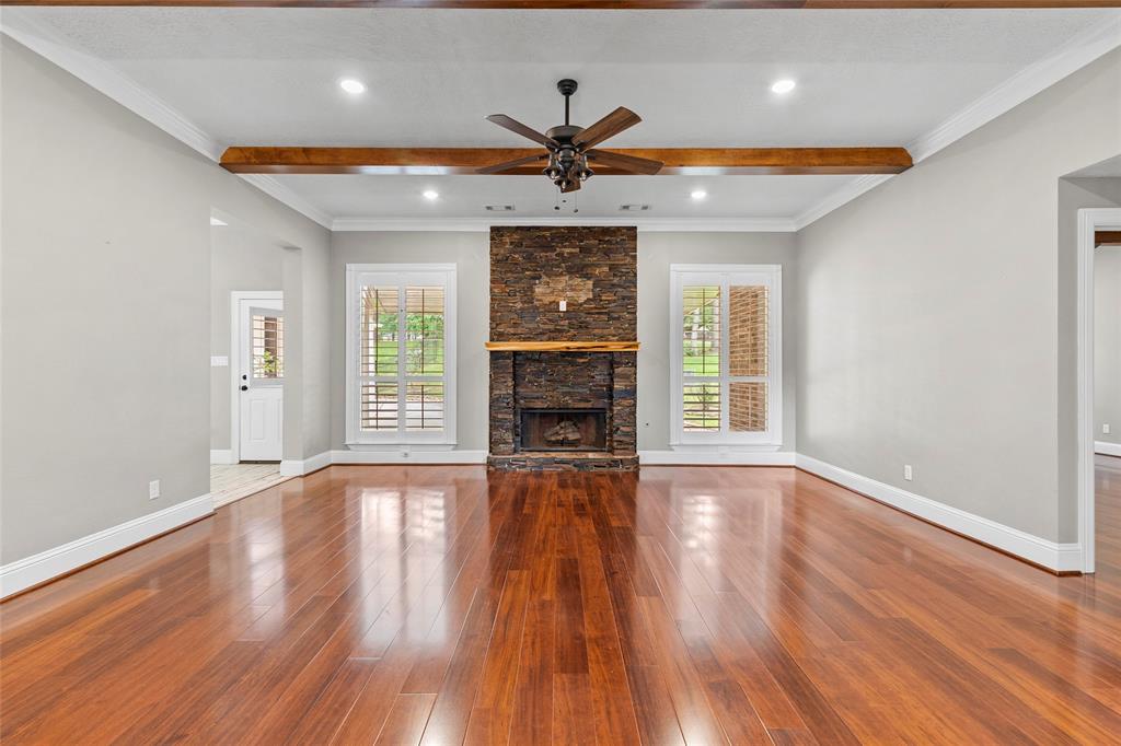 300 Broadmoor Drive, Huntsville, Texas image 6