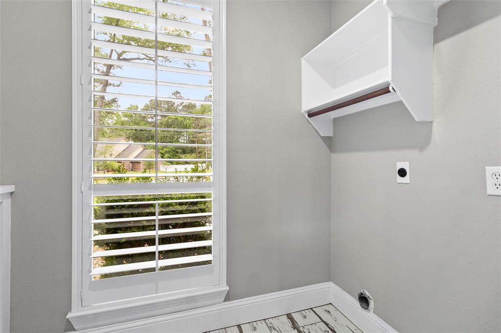 300 Broadmoor Drive, Huntsville, Texas image 11