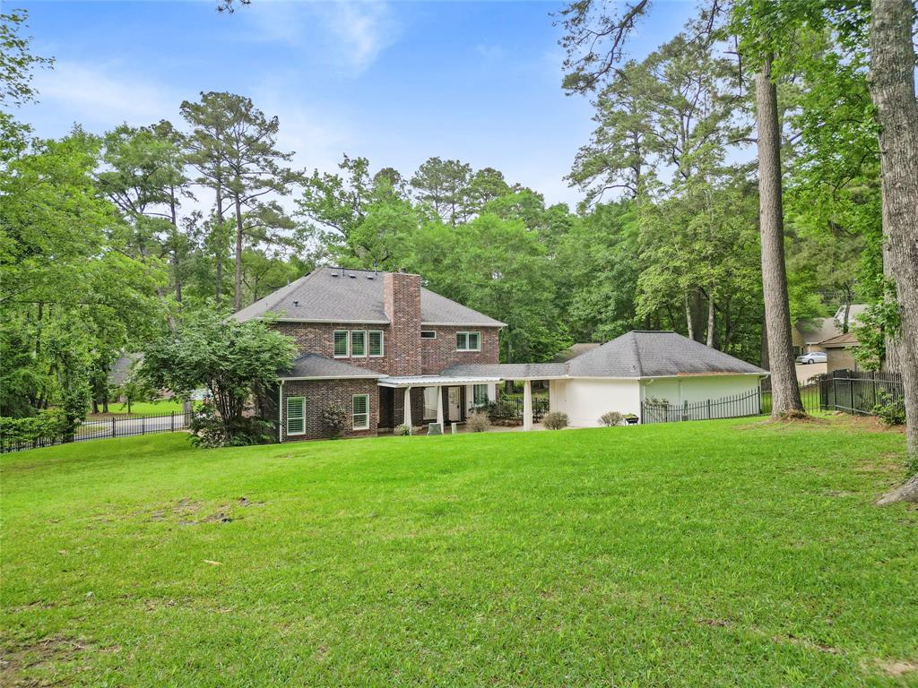 300 Broadmoor Drive, Huntsville, Texas image 28