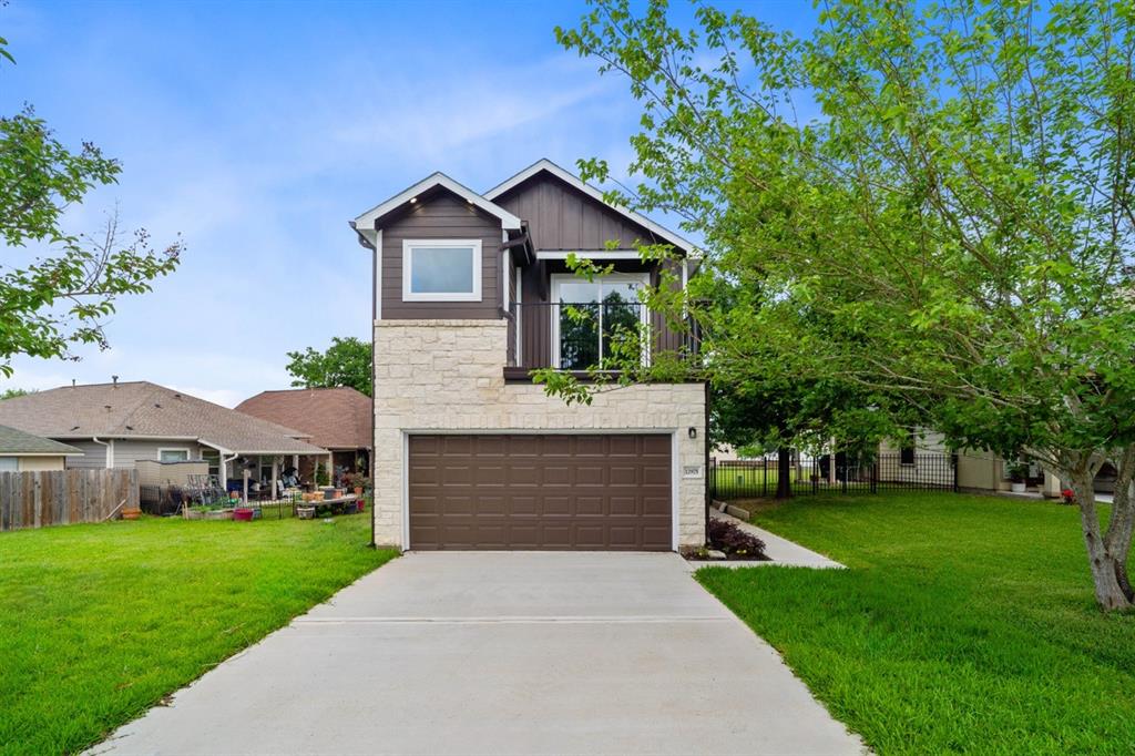 12975 Corona Court, Willis, Texas image 1