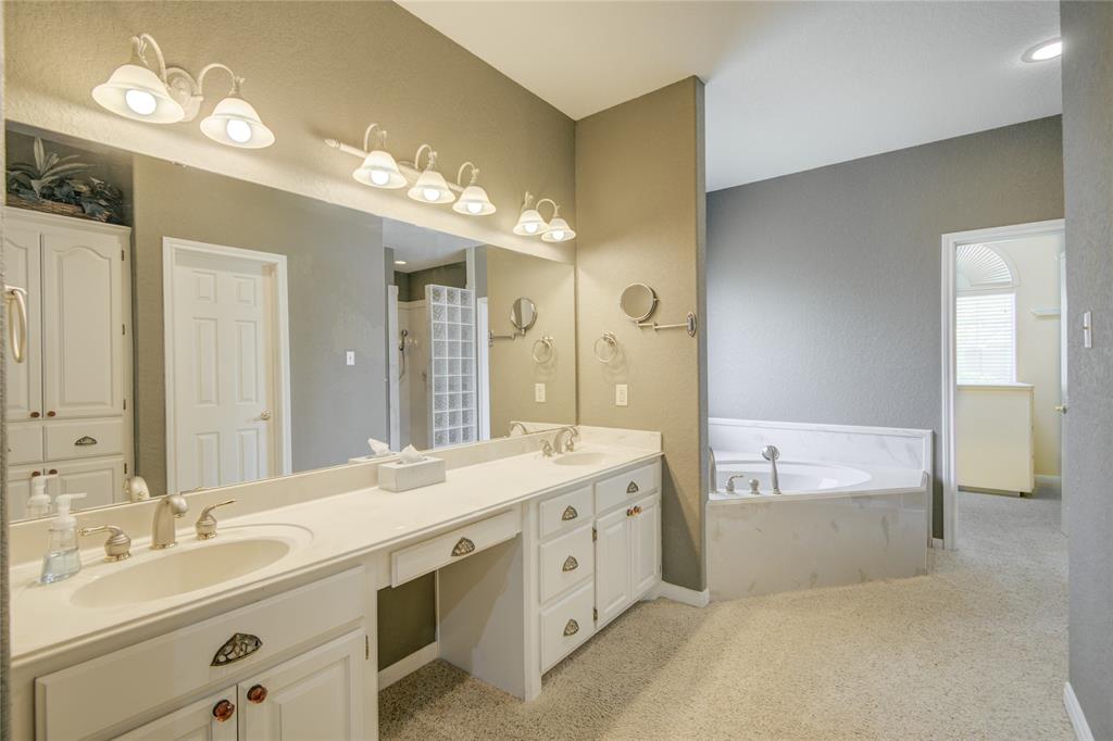 306 Williamsburg Avenue, Clute, Texas image 27