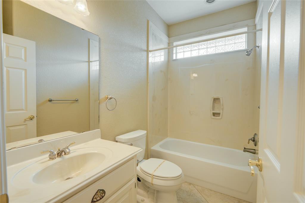 306 Williamsburg Avenue, Clute, Texas image 21