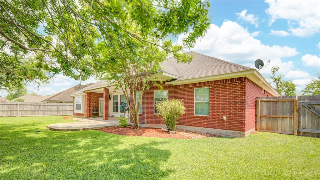 306 Williamsburg Avenue, Clute, Texas image 38