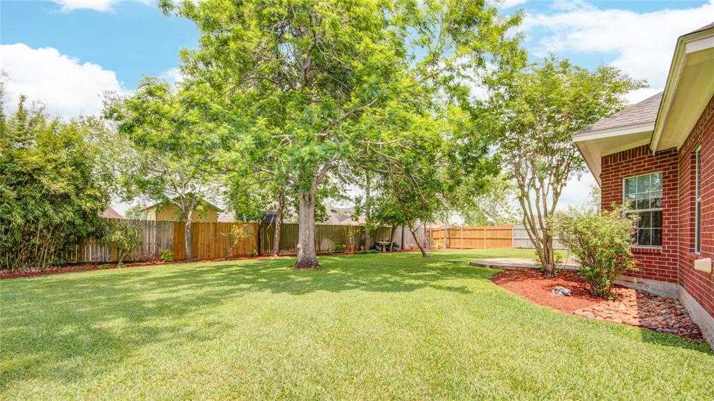 306 Williamsburg Avenue, Clute, Texas image 35