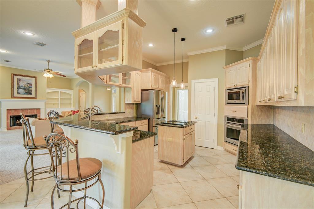 306 Williamsburg Avenue, Clute, Texas image 16