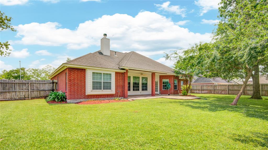 306 Williamsburg Avenue, Clute, Texas image 36