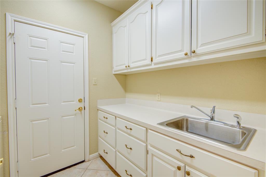 306 Williamsburg Avenue, Clute, Texas image 19