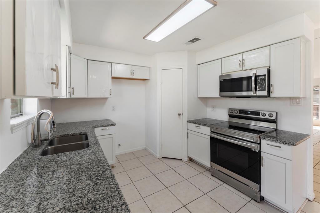 19822 Brightstone Drive, Humble, Texas image 2
