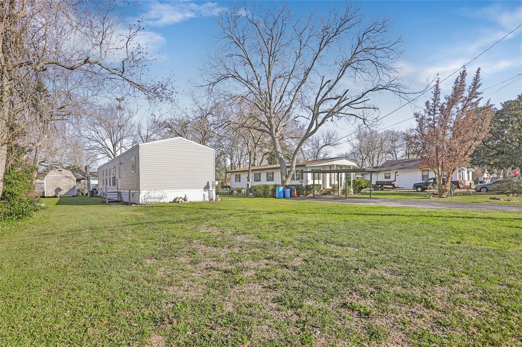 106 N 3rd Street, Highlands, Texas image 3