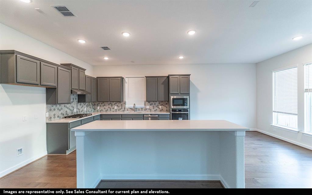 710 Woodbinde Drive, League City, Texas image 6