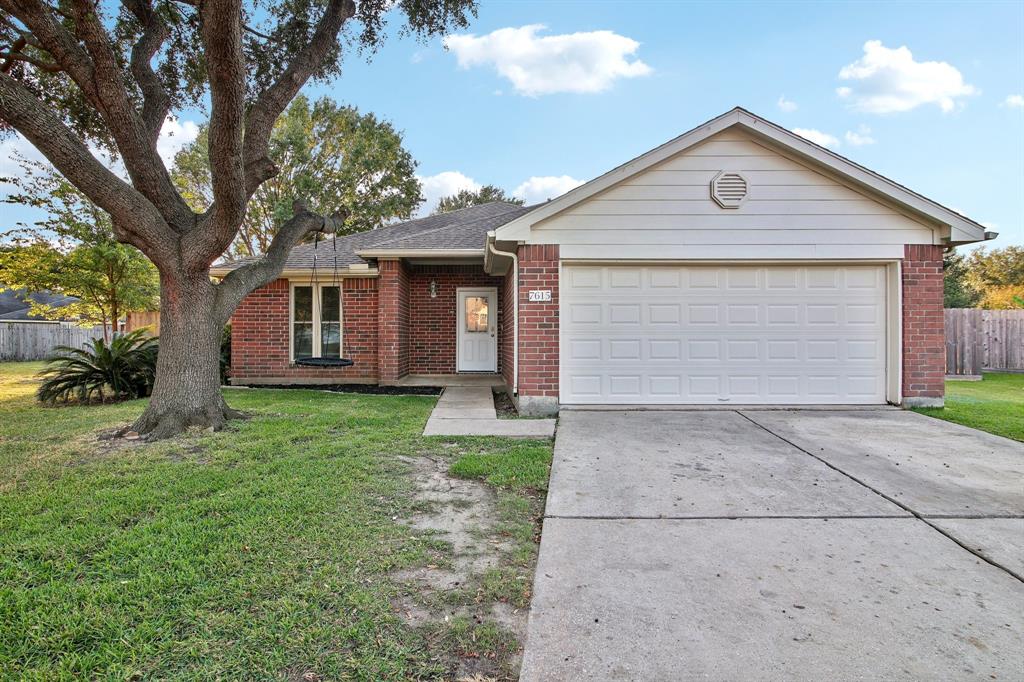 7615 Caddo Court, Baytown, Texas image 1