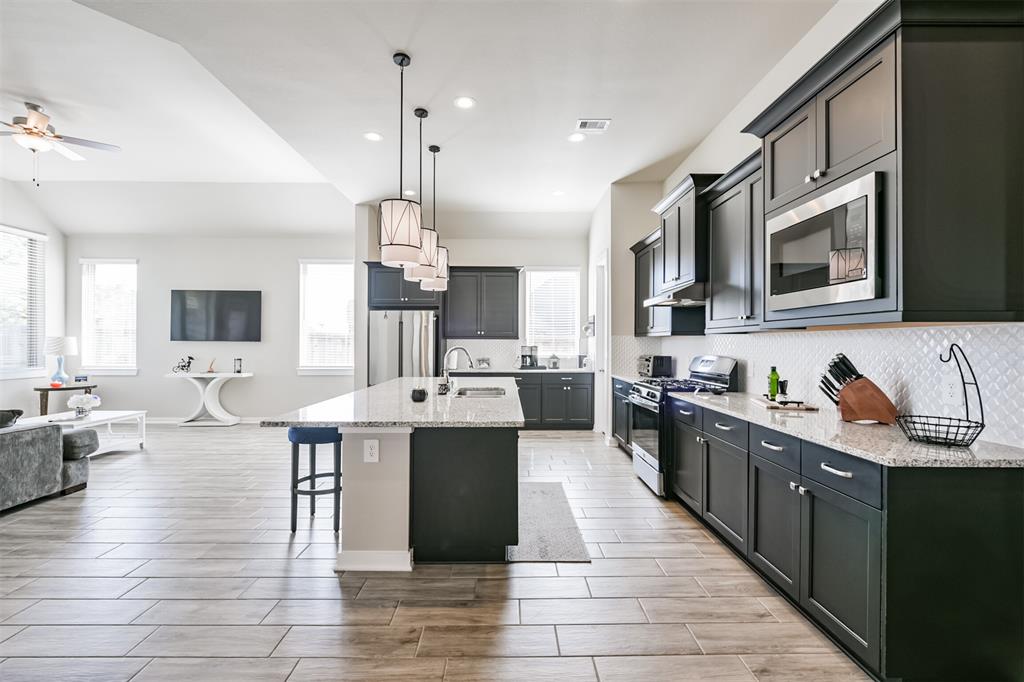 9515 Willard Drive, Manvel, Texas image 22
