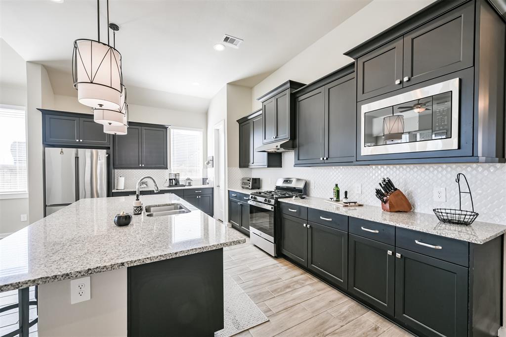 9515 Willard Drive, Manvel, Texas image 15