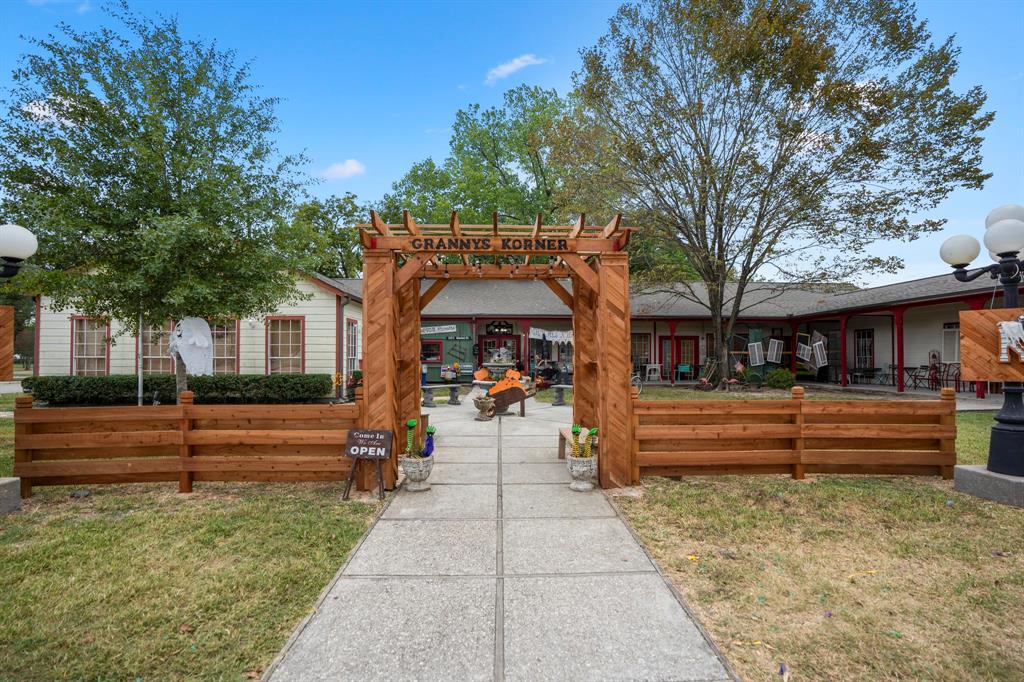 00 Holiday Street, Tomball, Texas image 13
