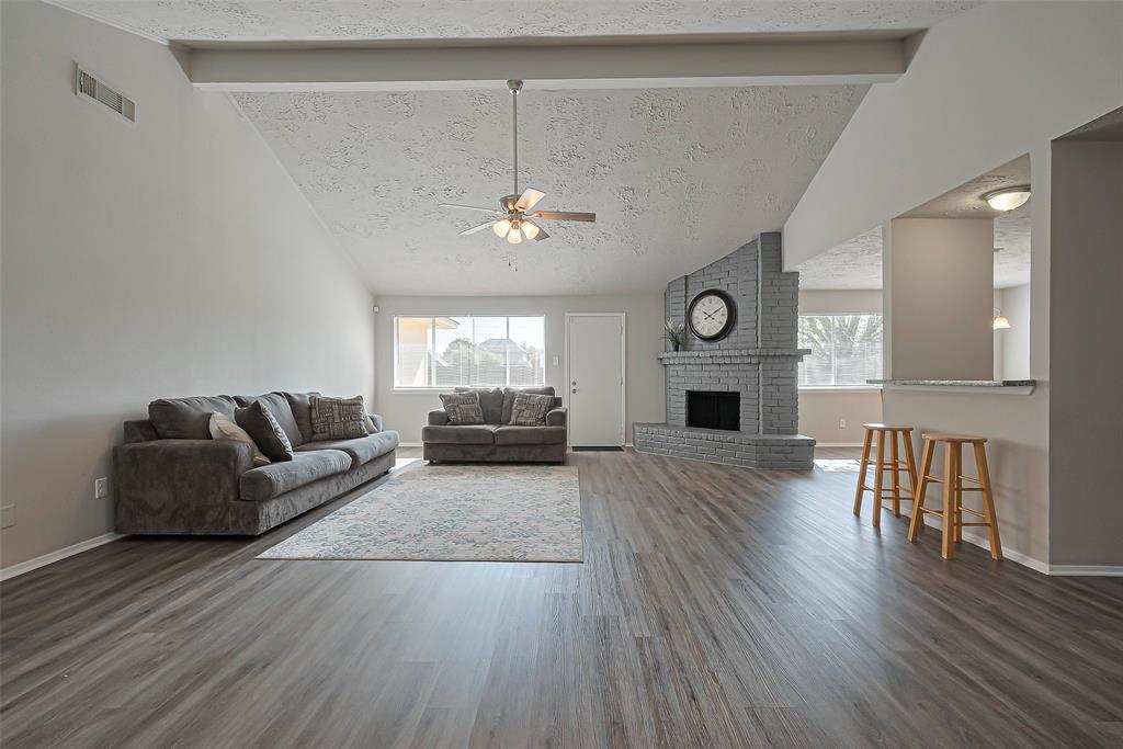 2710 Hazy Creek Drive, Houston, Texas image 4