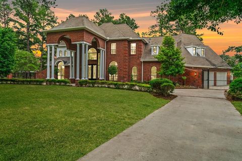 Single Family Residence in Tomball TX 12719 Wondering Forest Drive.jpg
