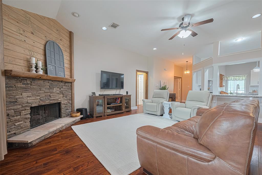 13203 Cary Court, Needville, Texas image 5