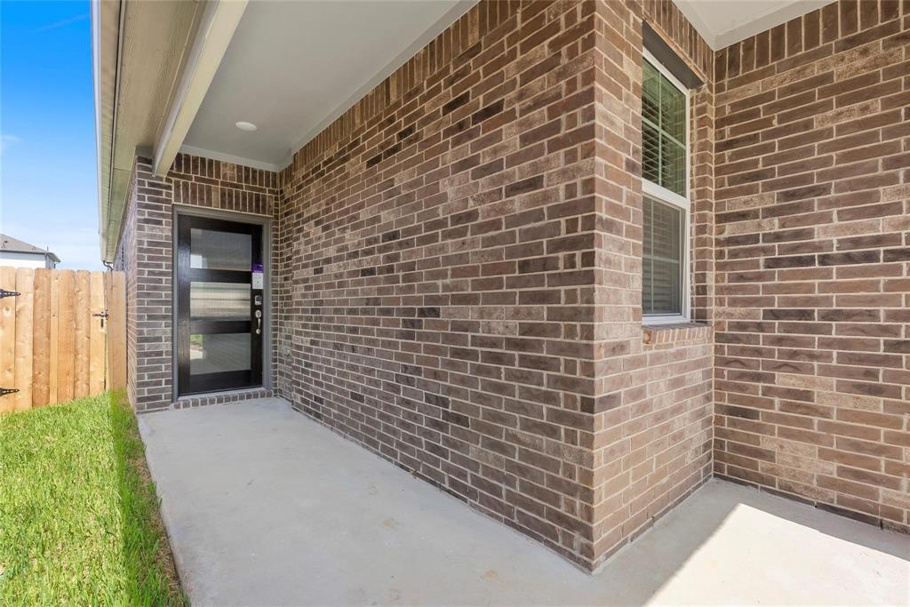 5827 Quest Valley Drive, Katy, Texas image 2