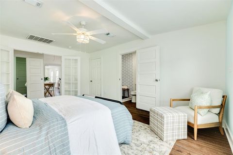 Single Family Residence in Galveston TX 1121 Avenue M 13.jpg