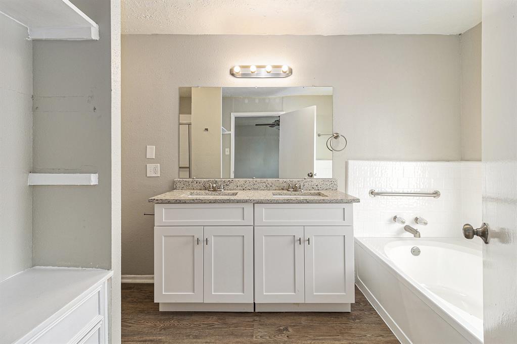 4915 Beechaven Street, Houston, Texas image 13