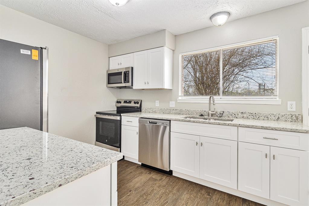 4915 Beechaven Street, Houston, Texas image 8