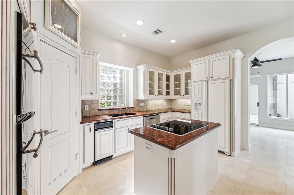 966 Bentwater Drive