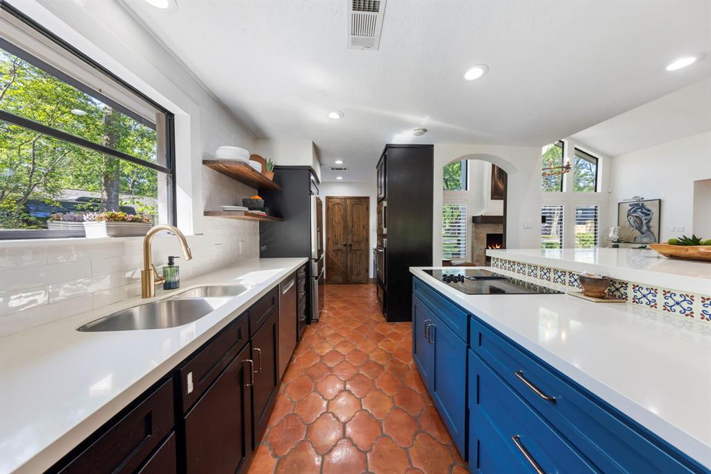 2705 Crossvine Circle, The Woodlands, Texas image 14