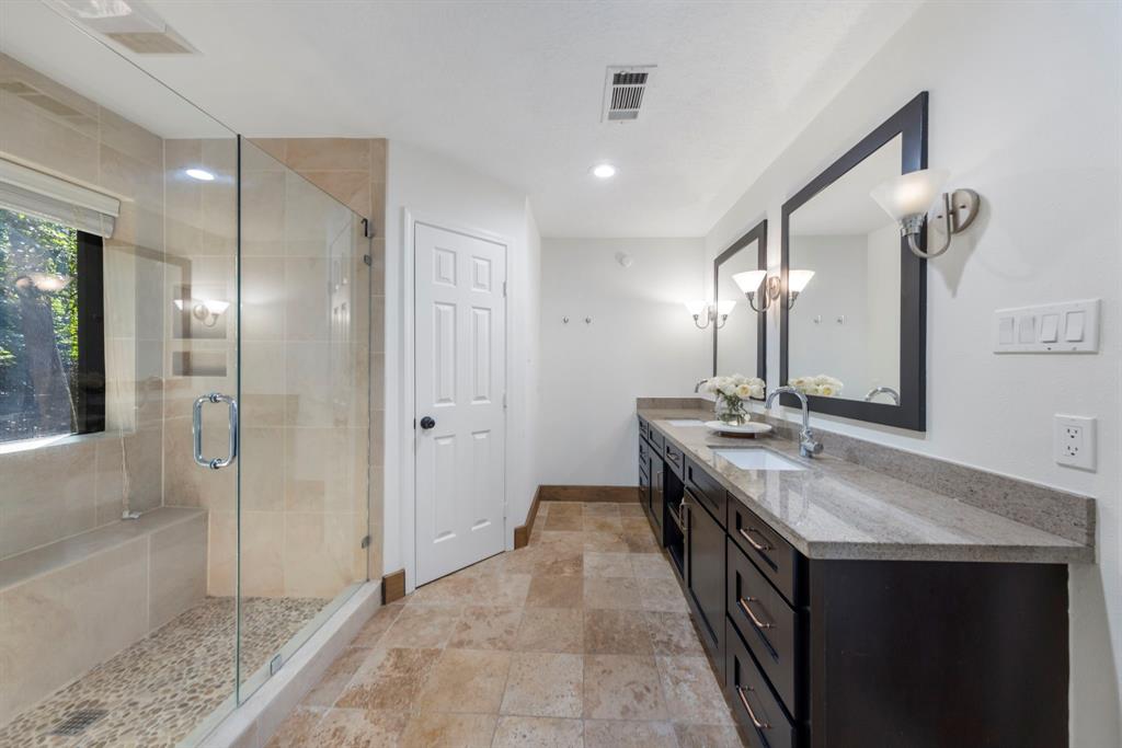 2705 Crossvine Circle, The Woodlands, Texas image 21