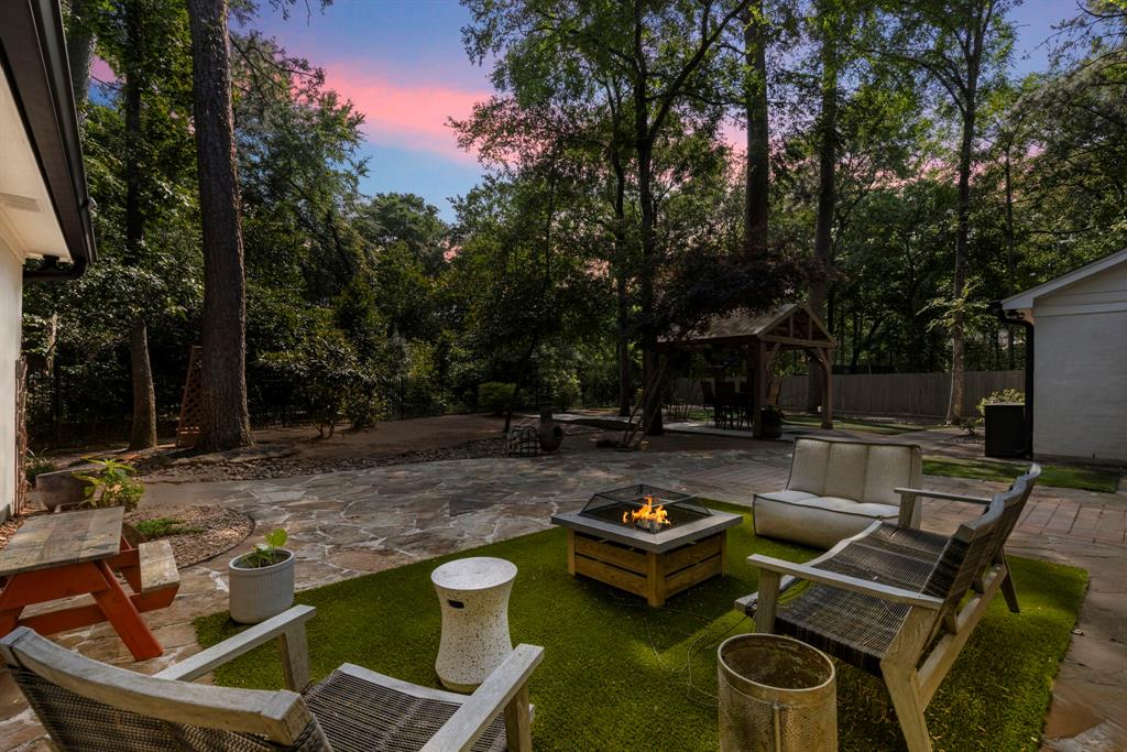 2705 Crossvine Circle, The Woodlands, Texas image 35
