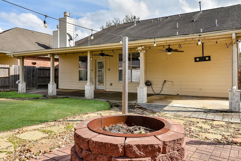 1049 Misty Cliff, Dickinson, Texas image 36