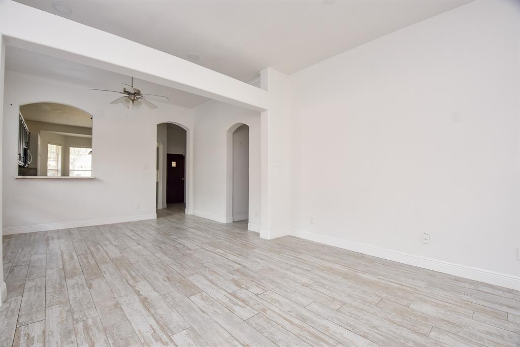 1049 Misty Cliff, Dickinson, Texas image 12