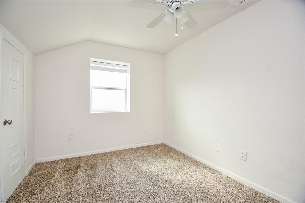 1049 Misty Cliff, Dickinson, Texas image 32