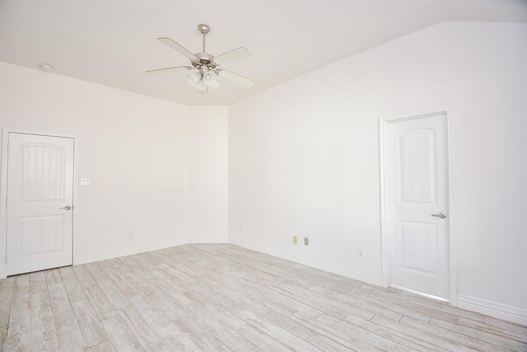 1049 Misty Cliff, Dickinson, Texas image 13