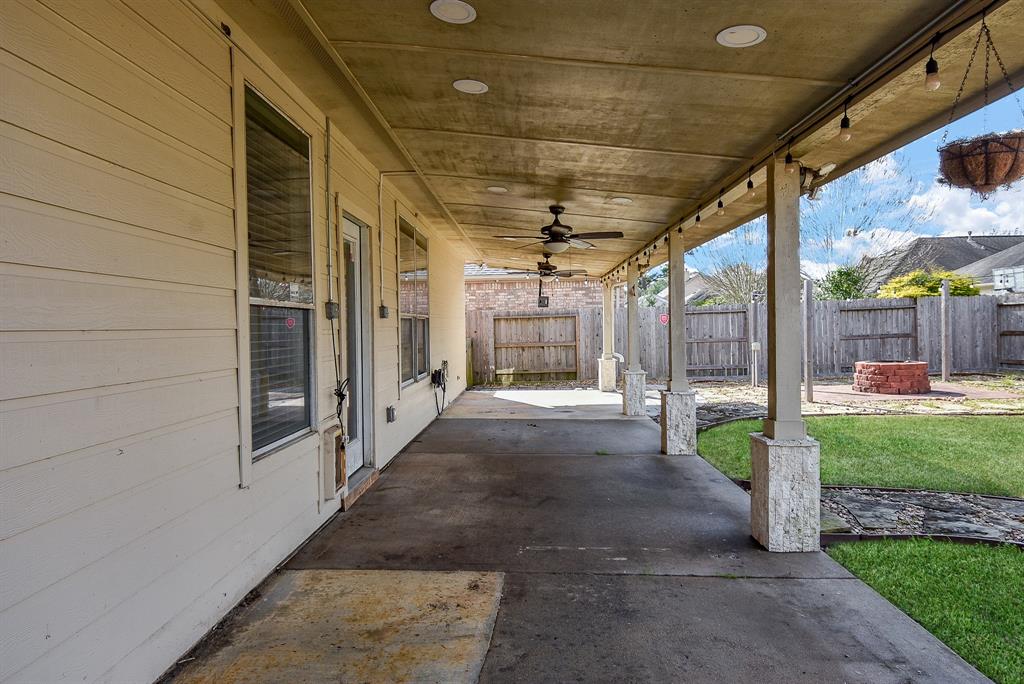 1049 Misty Cliff, Dickinson, Texas image 39