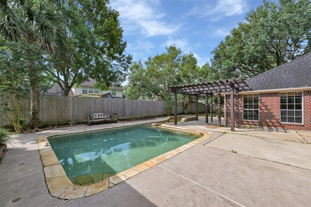 1411 Buttonwood Drive, Friendswood, Texas image 35