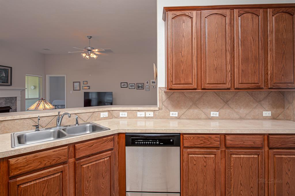 6307 Alicia Way Lane, Katy, Texas image 11